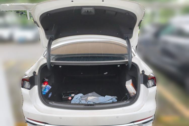 Used Ford Mondeo 2025 2.0T EcoBoost Luxury Version Trunk