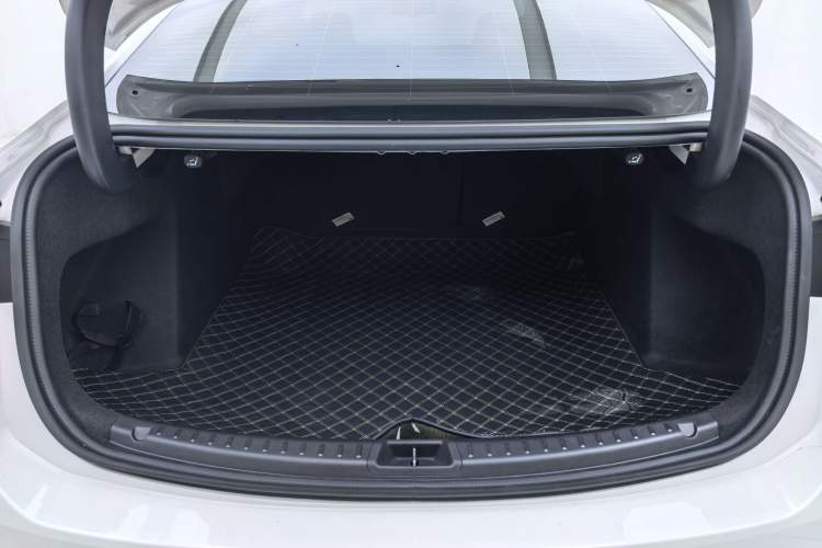 Used Ford Mondeo 2025 2.0T EcoBoost Luxury Version Trunk