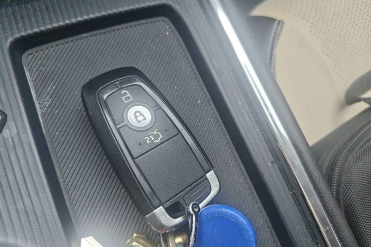 Used Ford Mondeo 2025 2.0T EcoBoost Luxury Version Vehicle Key