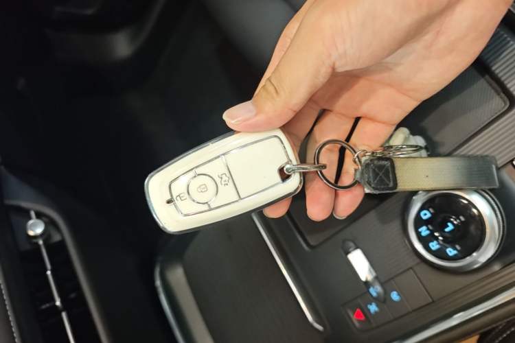Used Ford Mondeo 2025 2.0T EcoBoost Luxury Version Vehicle Key