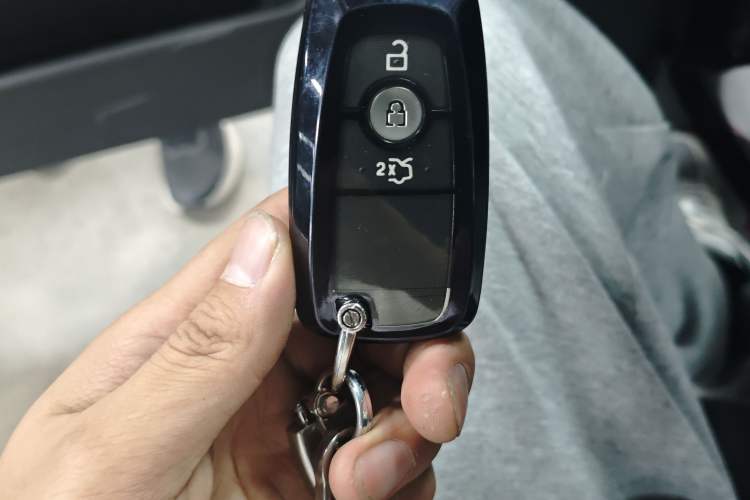 Used Ford Mondeo 2025 2.0T EcoBoost Luxury Version Vehicle Key