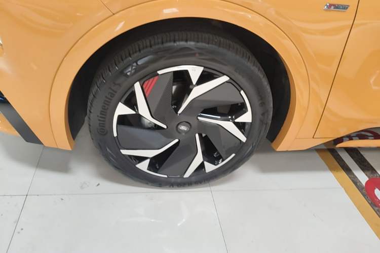 Used Ford Mondeo 2025 2.0T EcoBoost E Hybrid Sport Edition ST-Line Left Front Wheel Hub