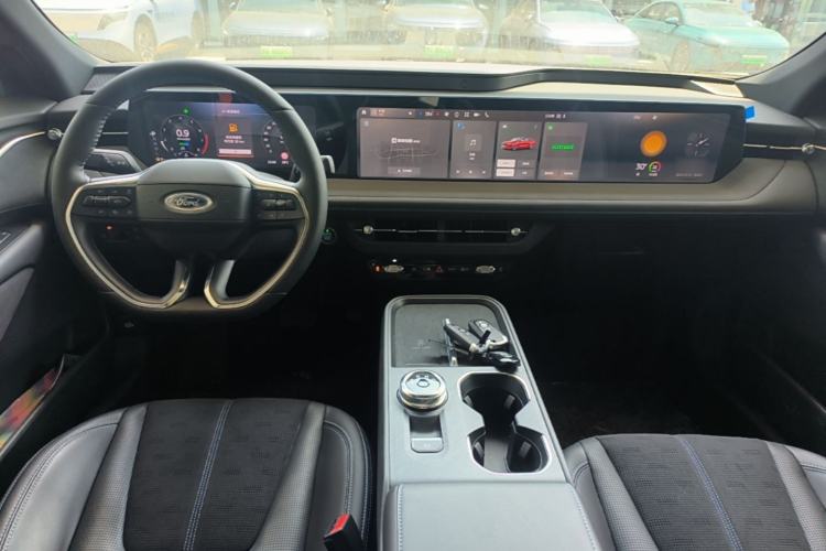 Used Ford Mondeo 2026 Model 2.0T EcoBoost Ultimate Center Console
