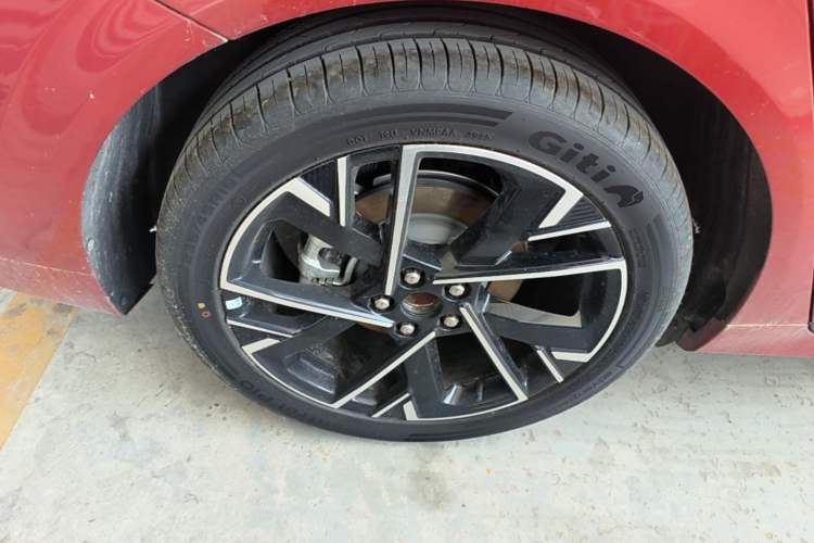 Used Ford Mondeo 2026 Model 2.0T EcoBoost Ultimate Exterior 5