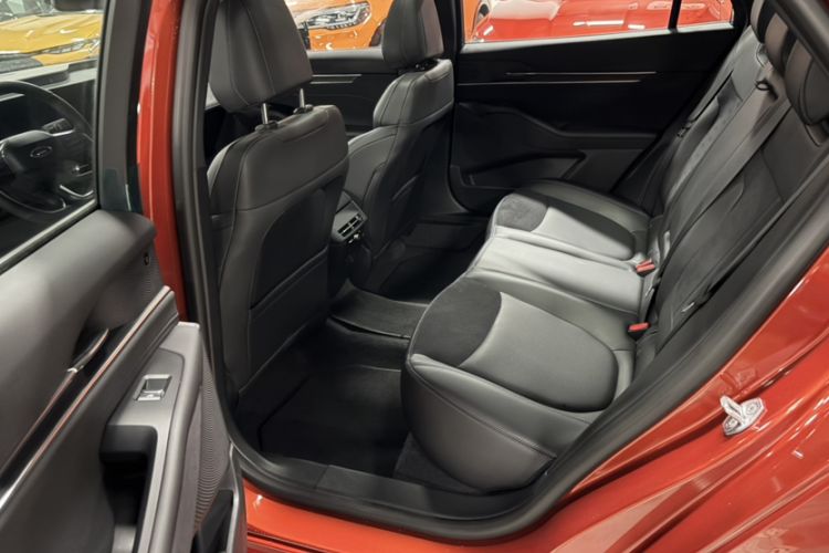 Used Ford Mondeo 2026 Model 2.0T EcoBoost Ultimate Interior 5