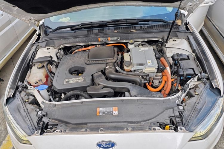 Used Ford Mondeo New Energy 2018 2.0 PHEV Smart-Controlled Fashion Edition China VI Standard Engine Bay
