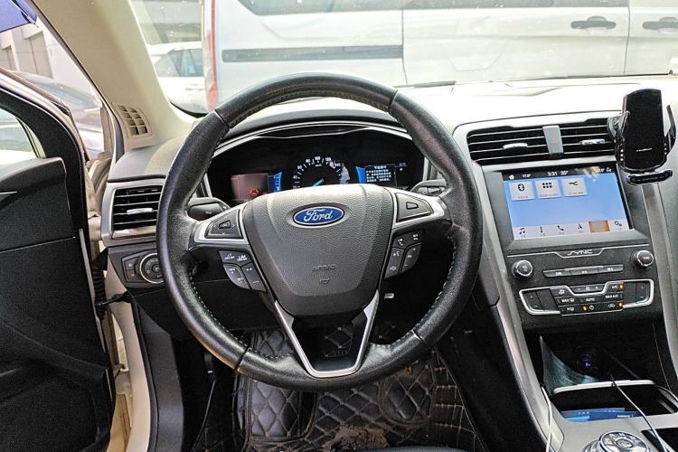Used Ford Mondeo New Energy 2018 2.0 PHEV Smart-Controlled Fashion Edition China VI Standard Steering Wheel