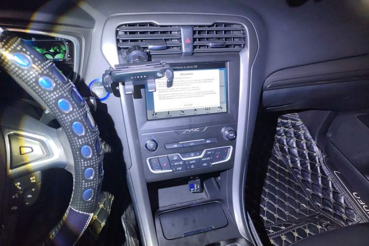 Used Ford Mondeo New Energy 2018 2.0 PHEV Smart-Control Luxury Version China VI Standard Audio And AC Panel