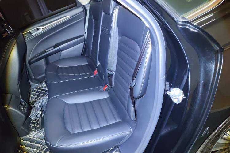 Used Ford Mondeo New Energy 2018 2.0 PHEV Smart-Control Luxury Version China VI Standard Left Rear Seat