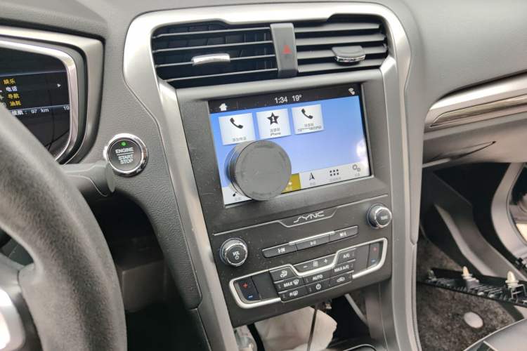 Used Ford Mondeo New Energy 2018 2.0 PHEV Smart-Controlled Fashion Edition China VI Standard Audio And AC Panel