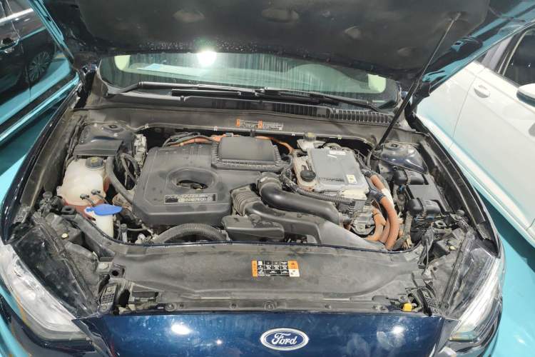 Used Ford Mondeo New Energy 2018 2.0 PHEV Smart-Control Luxury Version China VI Standard Engine Bay
