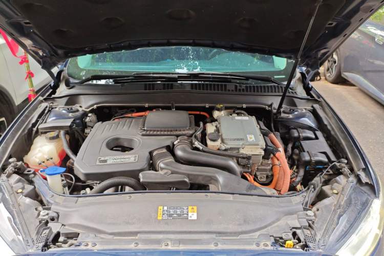 Used Ford Mondeo New Energy 2018 2.0 PHEV Smart-Controlled Fashion Edition China VI Standard Engine Bay