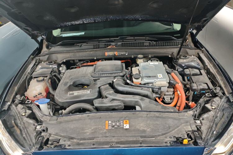 Used Ford Mondeo New Energy 2018 2.0 PHEV Smart-Controlled Fashion Edition China VI Standard Engine Bay