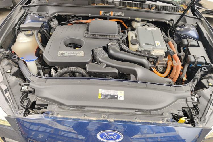 Used Ford Mondeo New Energy 2018 2.0 PHEV Smart-Controlled Fashion Edition China VI Standard Engine Bay