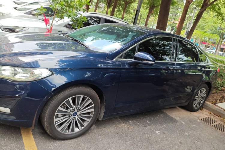 Used Ford Mondeo New Energy 2018 2.0 PHEV Smart-Controlled Fashion Edition China VI Standard Exterior 3