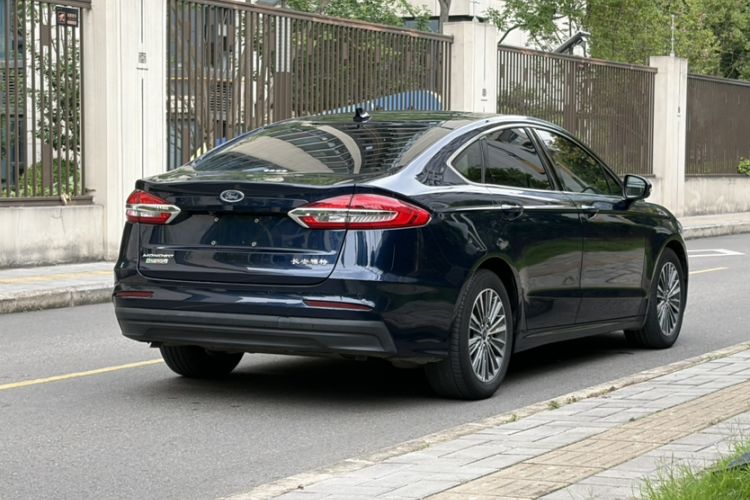 Used Ford Mondeo New Energy 2018 2.0 PHEV Smart-Controlled Fashion Edition China VI Standard Exterior 3