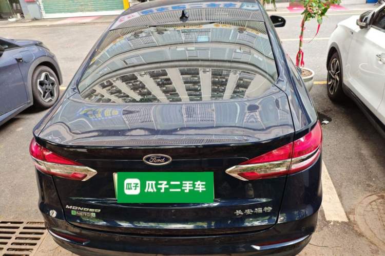 Used Ford Mondeo New Energy 2018 2.0 PHEV Smart-Controlled Fashion Edition China VI Standard Exterior 4