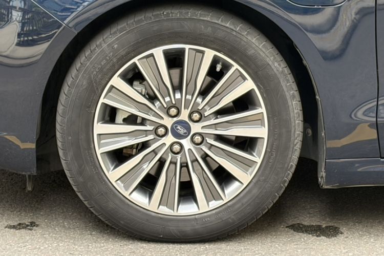 Used Ford Mondeo New Energy 2018 2.0 PHEV Smart-Controlled Fashion Edition China VI Standard Exterior 4