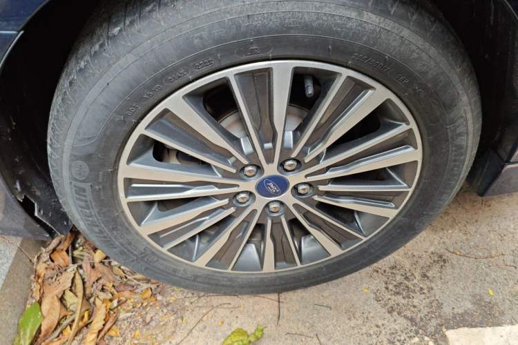 Used Ford Mondeo New Energy 2018 2.0 PHEV Smart-Controlled Fashion Edition China VI Standard Exterior 8