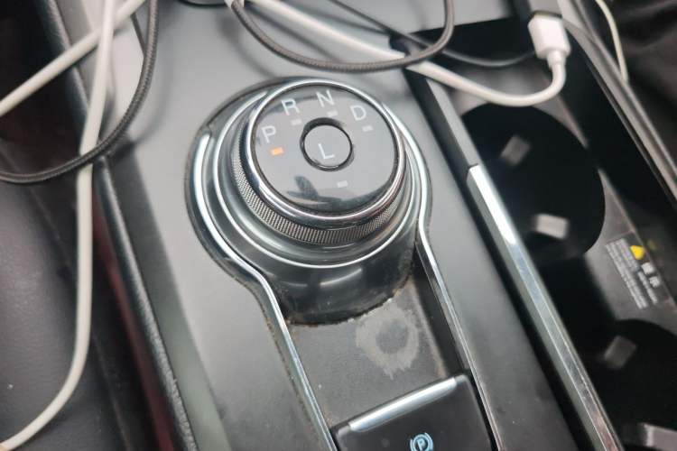 Used Ford Mondeo New Energy 2018 2.0 PHEV Smart-Controlled Fashion Edition China VI Standard Gear Lever