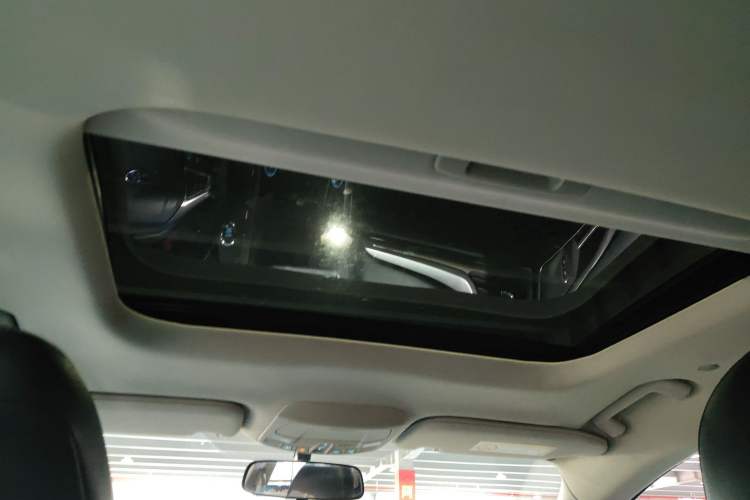 Used Ford Mondeo New Energy 2018 2.0 PHEV Smart-Control Luxury Version China VI Standard Headliner