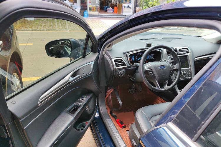 Used Ford Mondeo New Energy 2018 2.0 PHEV Smart-Control Luxury Version China VI Standard Interior 3