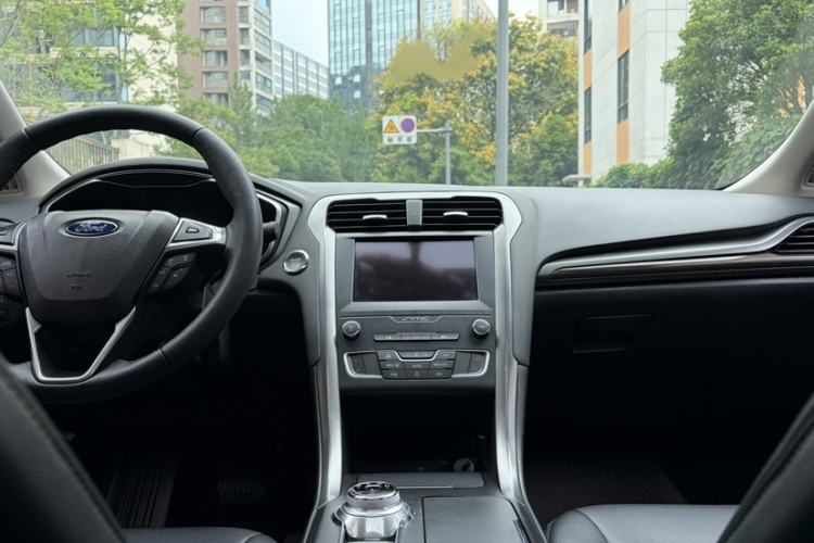 Used Ford Mondeo New Energy 2018 2.0 PHEV Smart-Controlled Fashion Edition China VI Standard Interior 5