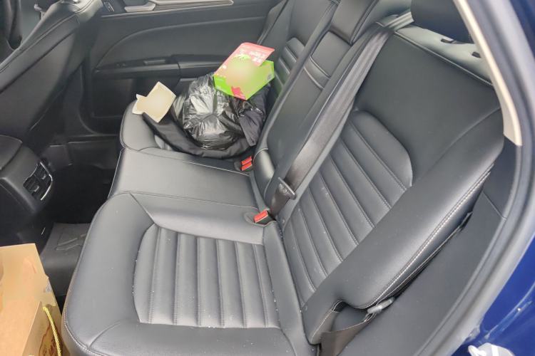 Used Ford Mondeo New Energy 2018 2.0 PHEV Smart-Controlled Fashion Edition China VI Standard Left Rear Seat