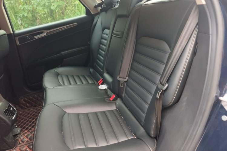 Used Ford Mondeo New Energy 2018 2.0 PHEV Smart-Controlled Fashion Edition China VI Standard Left Rear Seat