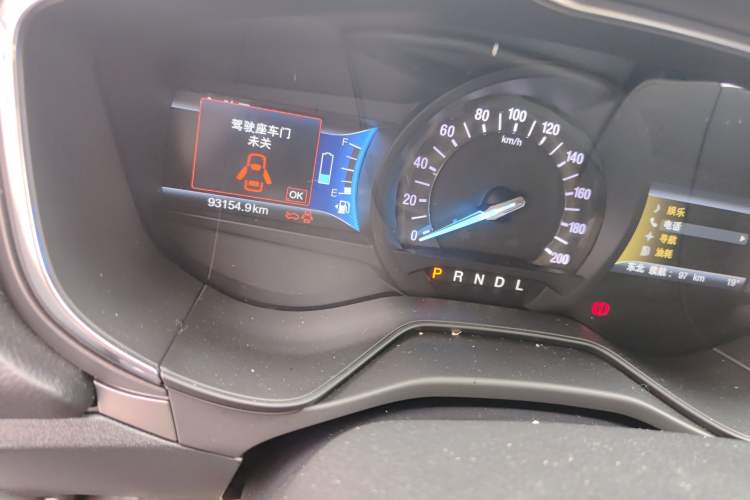 Used Ford Mondeo New Energy 2018 2.0 PHEV Smart-Controlled Fashion Edition China VI Standard Odometer Close Up