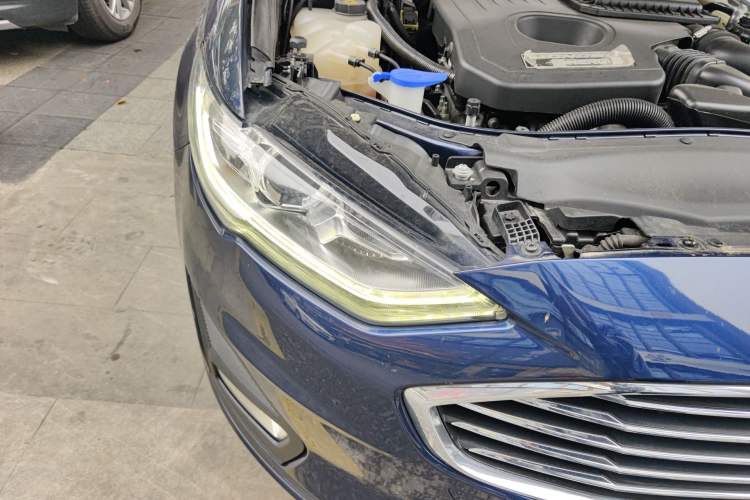 Used Ford Mondeo New Energy 2018 2.0 PHEV Smart-Controlled Fashion Edition China VI Standard Right Front Headlight