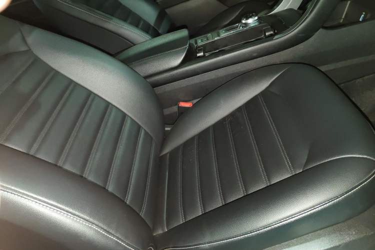Used Ford Mondeo New Energy 2018 2.0 PHEV Smart-Control Luxury Version China VI Standard Right Front Seat