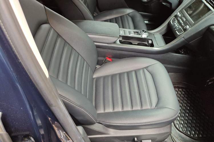 Used Ford Mondeo New Energy 2018 2.0 PHEV Smart-Controlled Fashion Edition China VI Standard Right Front Seat