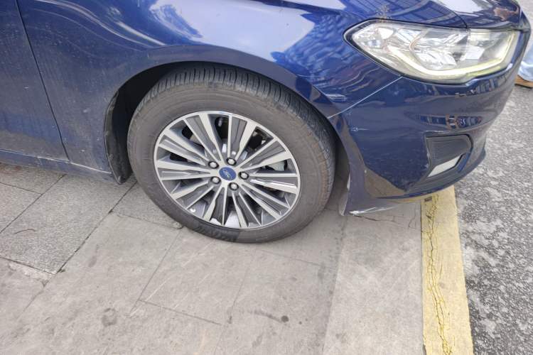 Used Ford Mondeo New Energy 2018 2.0 PHEV Smart-Controlled Fashion Edition China VI Standard Right Front Wheel Hub