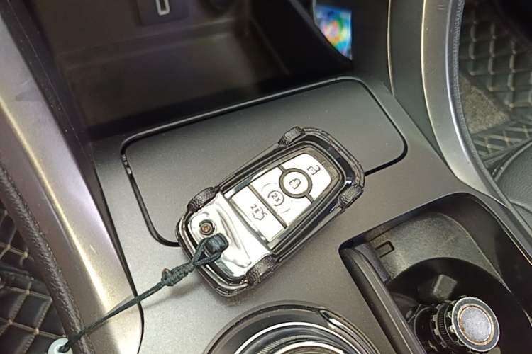 Used Ford Mondeo New Energy 2018 2.0 PHEV Smart-Control Luxury Version China V Standard Vehicle Key