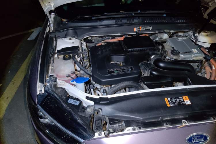 Used Ford Mondeo New Energy 2018 2.0 PHEV Zhihao Trim Engine Bay Right