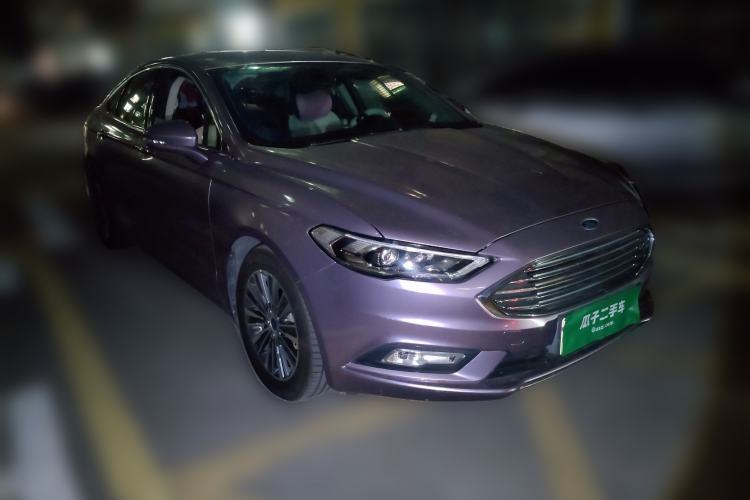 Used Ford Mondeo New Energy 2018 2.0 PHEV Zhihao Trim Front Right 45 Deg
