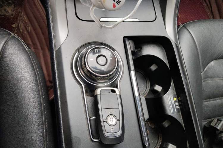 Used Ford Mondeo New Energy 2018 2.0 PHEV ZhiShang Trim Gear Lever