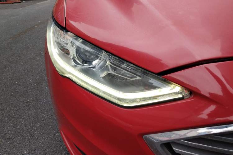 Used Ford Mondeo New Energy 2018 2.0 PHEV ZhiShang Trim Right Front Headlight