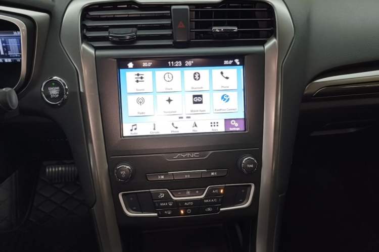 Used Ford Mondeo New Energy 2018 2.0 PHEV Smart-Controlled Fashion Edition China VI Standard Audio And AC Panel