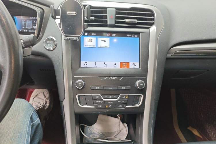 Used Ford Mondeo New Energy 2018 2.0 PHEV Smart-Controlled Fashion Edition China VI Standard Audio And AC Panel