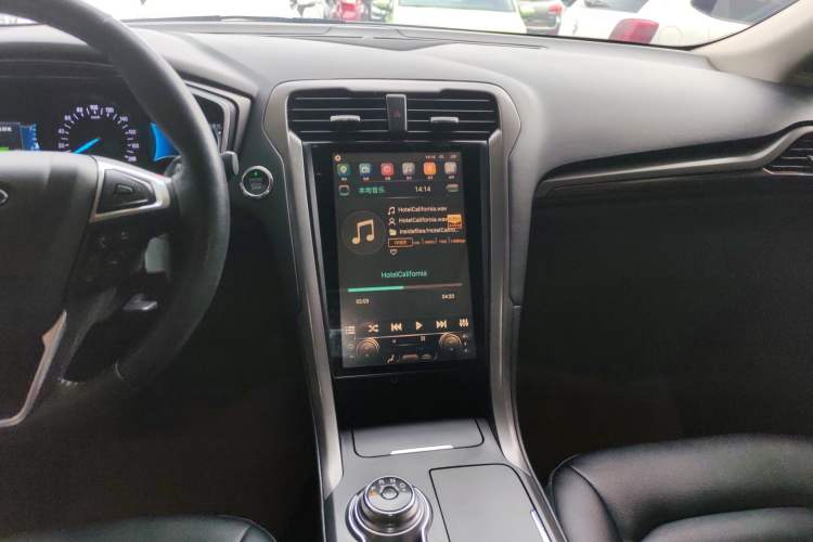 Used Ford Mondeo New Energy 2018 2.0 PHEV Smart-Controlled Fashion Edition China VI Standard Audio And AC Panel