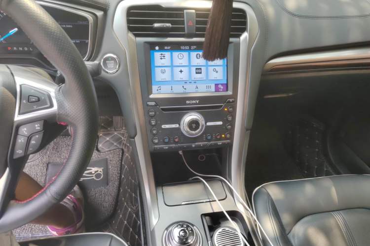 Used Ford Mondeo New Energy 2018 2.0 PHEV ZhiZun Flagship Version Audio And AC Panel