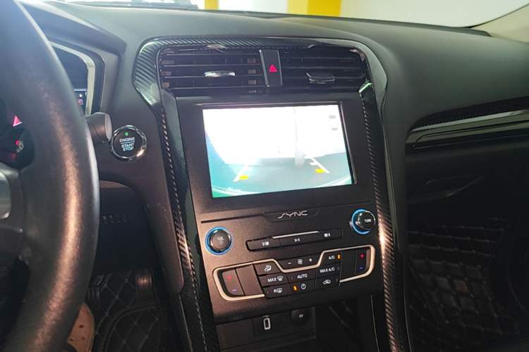 Used Ford Mondeo New Energy 2018 2.0 PHEV Smart-Controlled Fashion Edition China VI Standard Audio And AC Panel