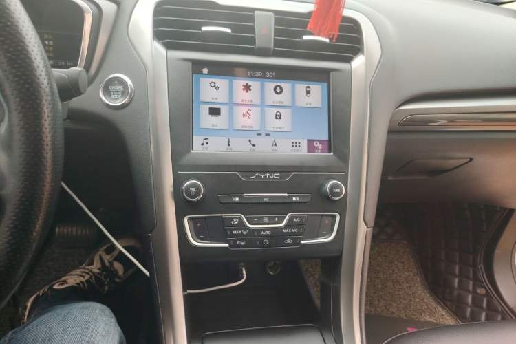 Used Ford Mondeo New Energy 2018 2.0 PHEV Smart-Controlled Fashion Edition China VI Standard Audio And AC Panel