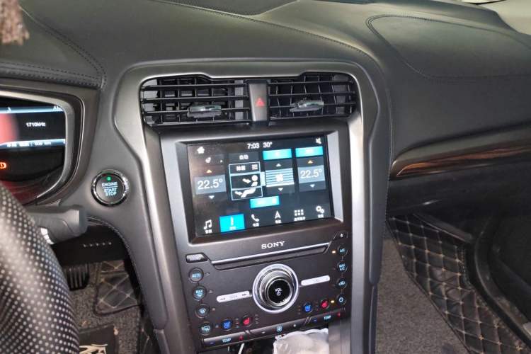Used Ford Mondeo New Energy 2018 2.0 PHEV ZhiZun Flagship Version Audio And AC Panel