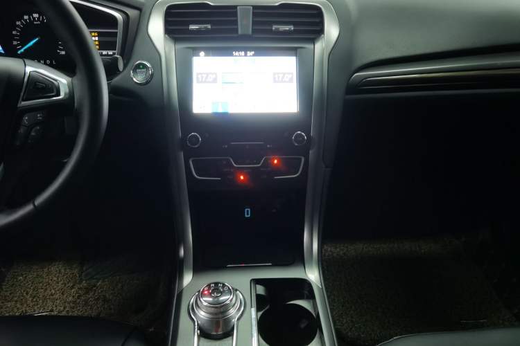 Used Ford Mondeo New Energy 2018 2.0 PHEV Zhihao Trim Audio And AC Panel