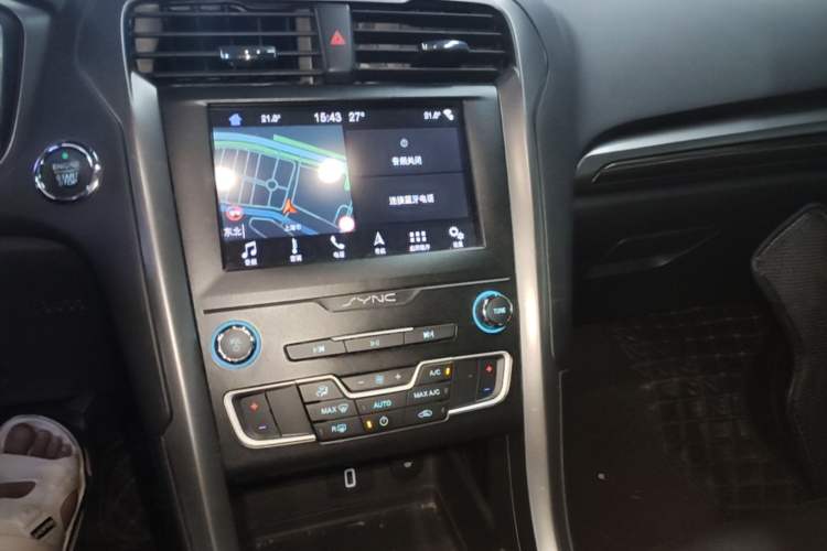 Used Ford Mondeo New Energy 2018 2.0 PHEV Smart-Controlled Fashion Edition China VI Standard Audio And AC Panel
