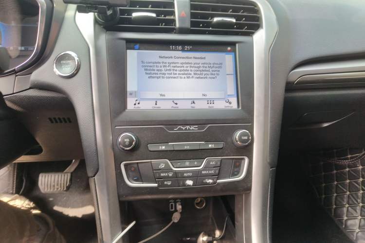 Used Ford Mondeo New Energy 2018 2.0 PHEV Smart-Controlled Fashion Edition China VI Standard Audio And AC Panel
