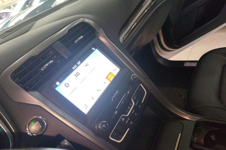 Used Ford Mondeo New Energy 2018 2.0 PHEV Smart-Controlled Fashion Edition China V Standard Audio And AC Panel